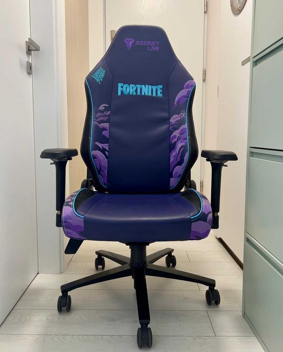 Fotel gamingowy Secretlab TITAN Evo Fortnite Battle Bus – Premium