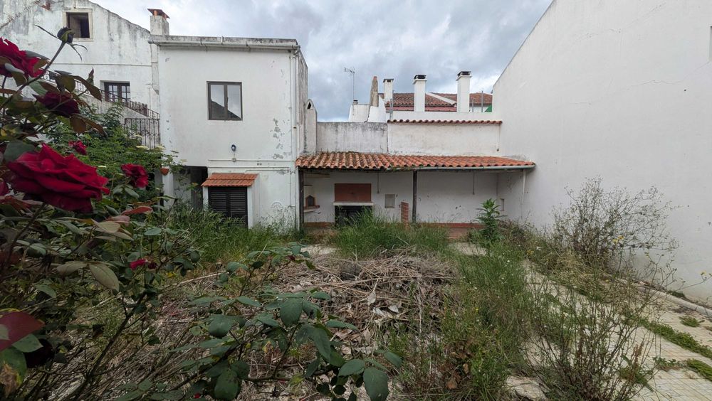 Moradia T5 em Verride com logradouro e churrasqueira - Oportunidade em Montemor-o-Velho
