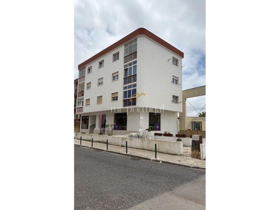 Excelente Apartamento T3 no Centro de Mafra com Parqueamento e Arre...