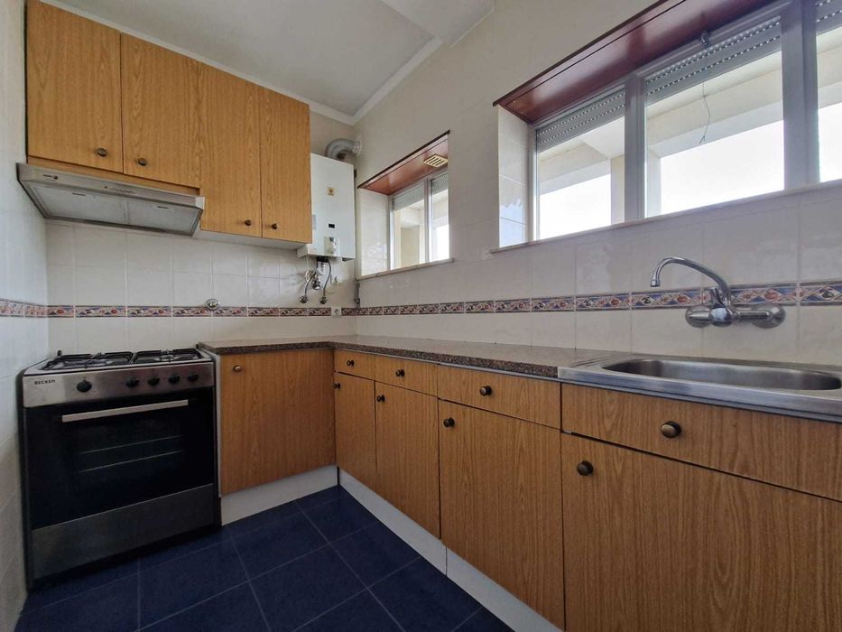 Arrenda-se - T 1 - Avenida Doutor Dias da Silva