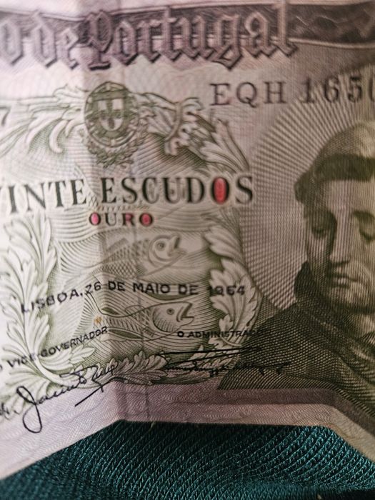 Antigas notas de 20 escudos