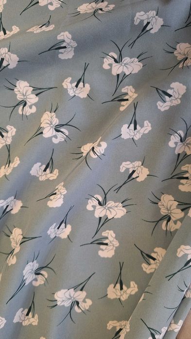 Сукня жіноча міді