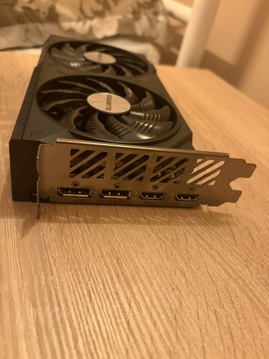 Відеокарта RTX 4060 Ti 8GB Gigabyte WindForce |  стан майже нованова