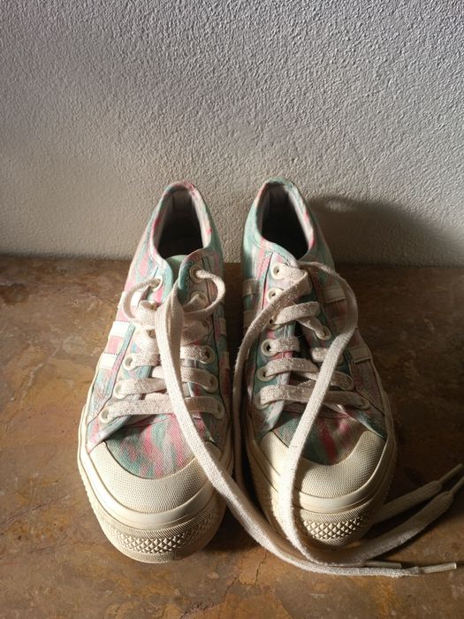 Tênis Adidas plataforma Nizza