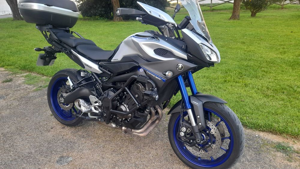 YAMAHA tracer 900
