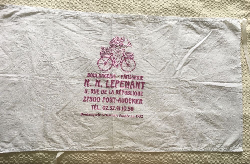 Фартук фирменный/фартук с вышивкой