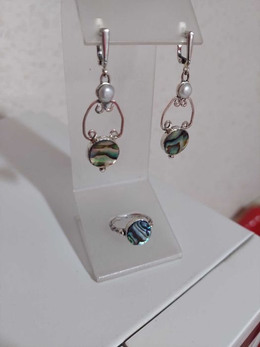 серебряные  серьги  с перламутром галиотис