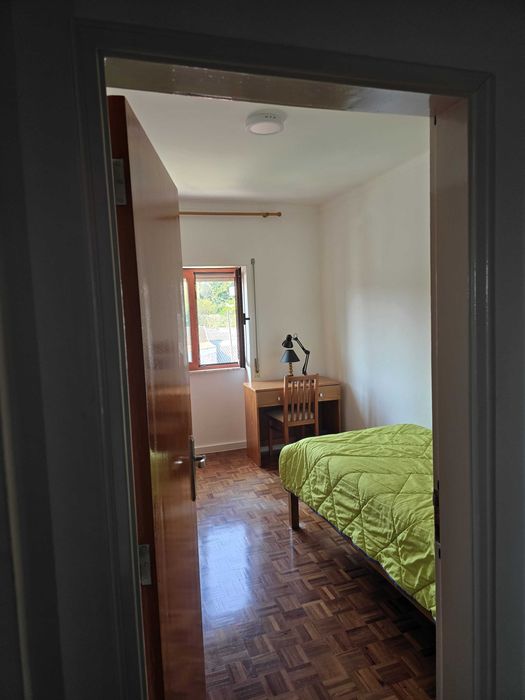 Quarto para jovem estudante - Coimbra