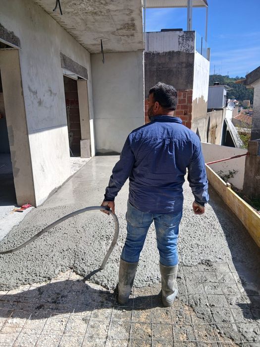 Vitorino & louro construção civil lda