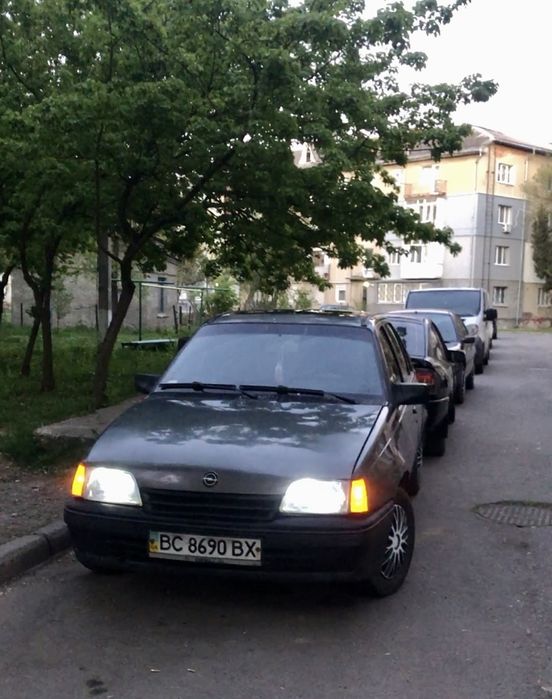 продам опель кадет терміново!!