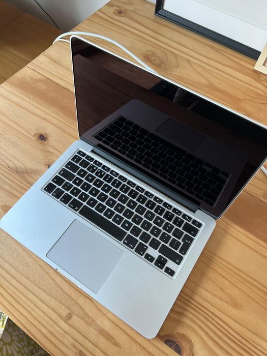 MacBook Pro 13" (Mid 2014) 8 GB RAM | 256 GB Silver (Good Condition)64741323436419121