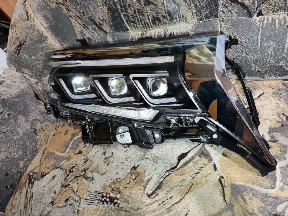 Задні фонарі на тойота прадо 150