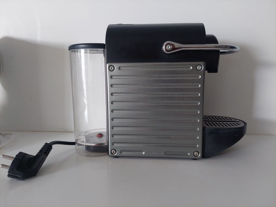 Máquina café Nespresso Pixie