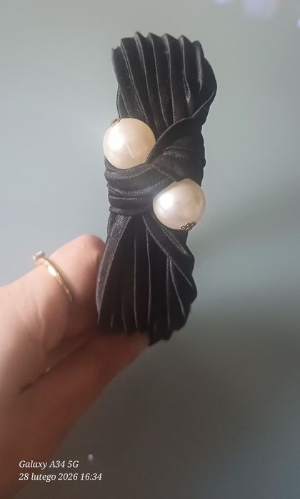 Opaska do włosów czarna perełki elegancka