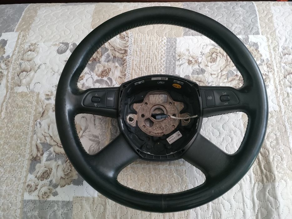 Volante Audi A4         .