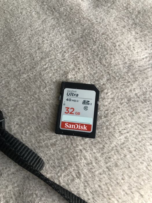 Цифровий фотоапарат Nikon Coolpix P610 (Суперзум 60x, Wi-Fi, GPS).