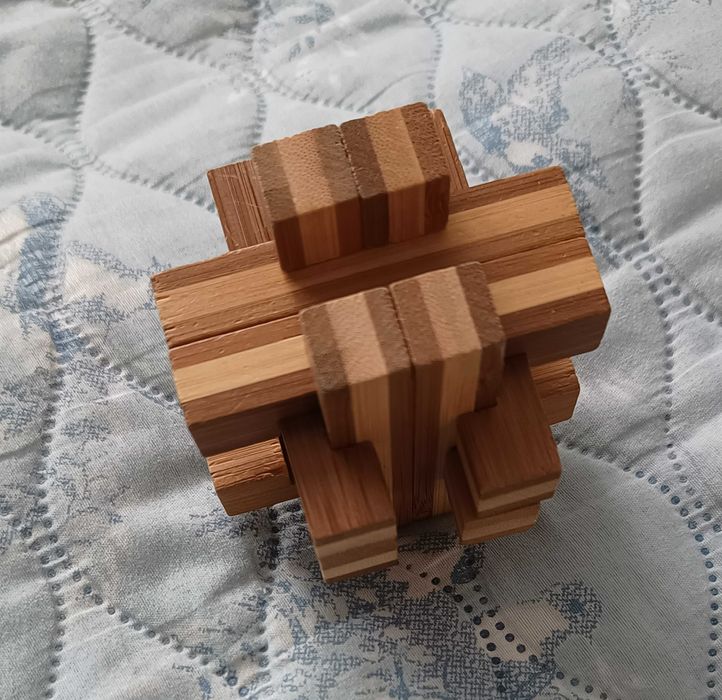 Zabawki dla dzieci figurki tazos gormit mlp samochód bambus łamigłówka