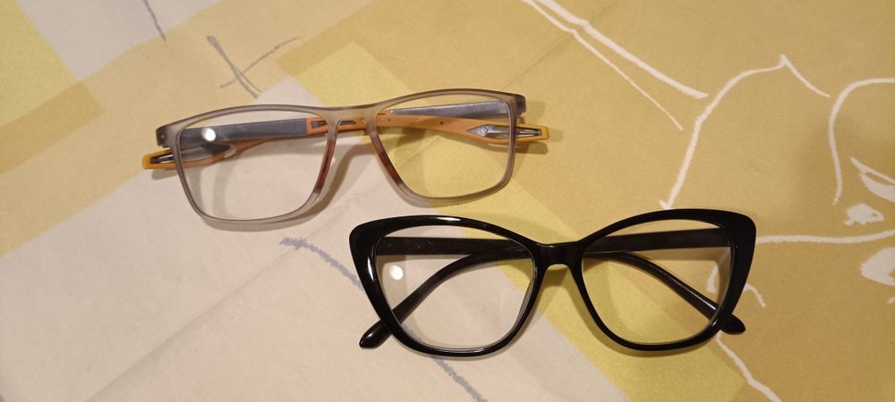 Продам очки для зрения +2.5, +1,5 и солнцезащитные