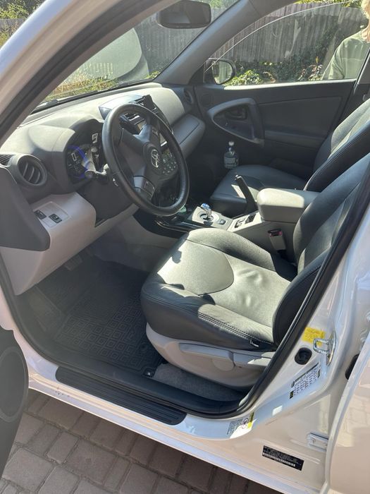 Toyota RAV4 EV 2012