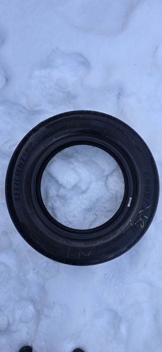 Goodyear 215/65 R17 • 4 шт • 2022 рік • 5 мм • Літні шини для SUV
