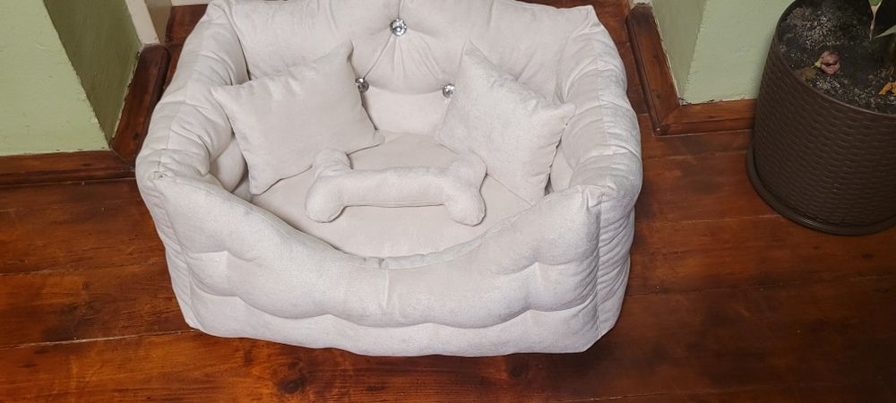 Лежанка диван  для собак і Котів