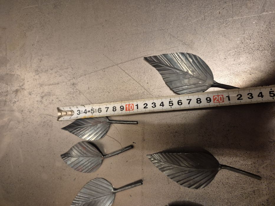 Liście kute metalowe