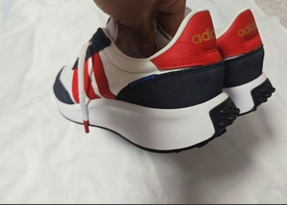 Чоловічі кросівки  adidas Run 70s  44р