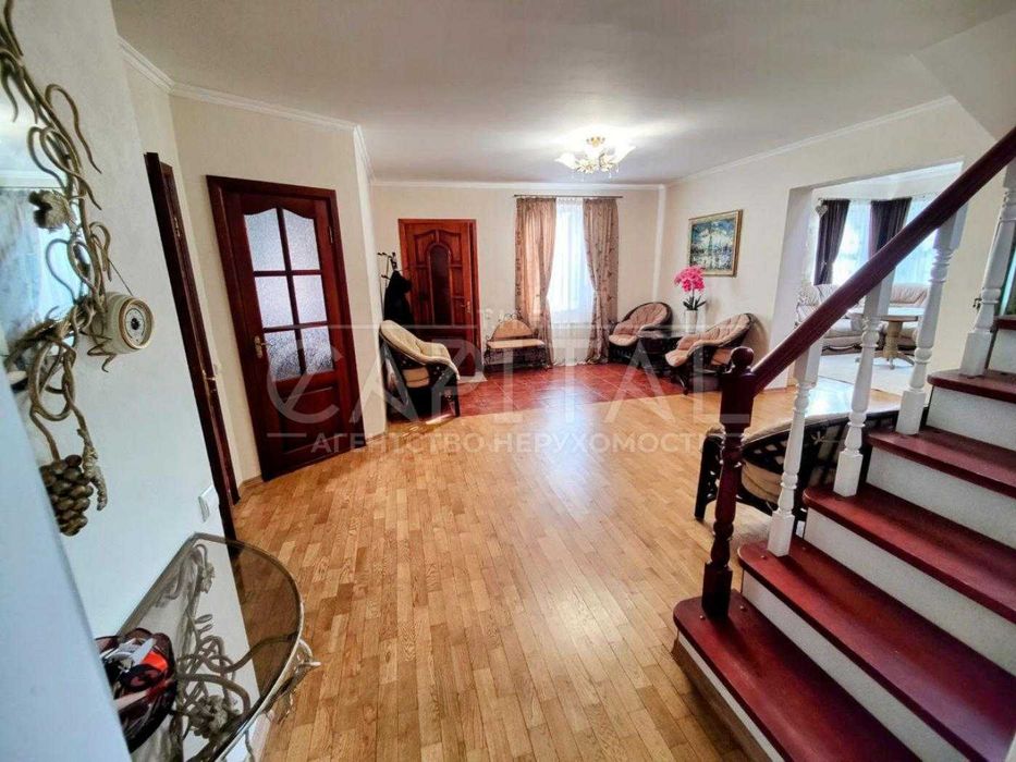 Продажа дома, Гатное, генератор , газ, 15-20 мин пешком м. Теремки