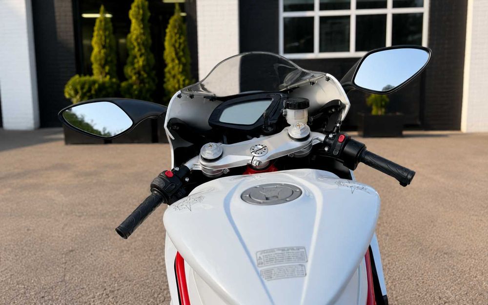 MV Agusta F3 675 2013, біла - практично нова, 5750 км