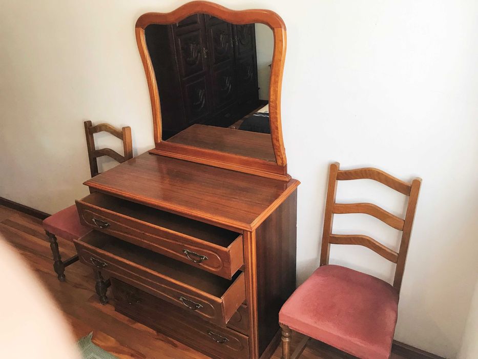 Quarto de cama de casal.