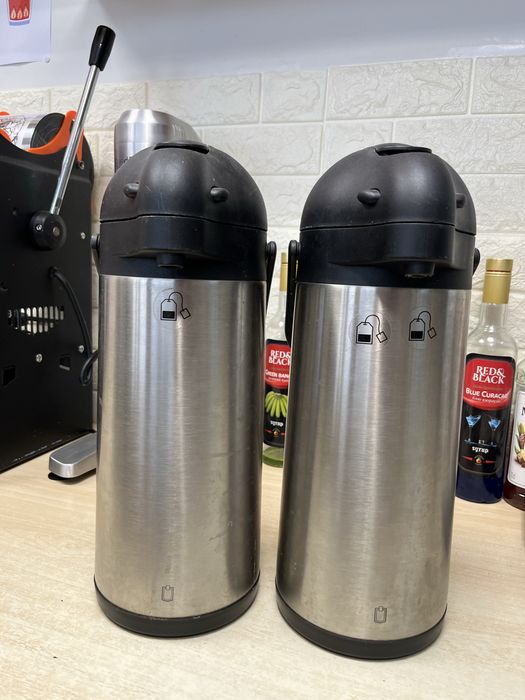 Термос із нержавіючої сталі вакуумний з помпою на 3л , 2 шт