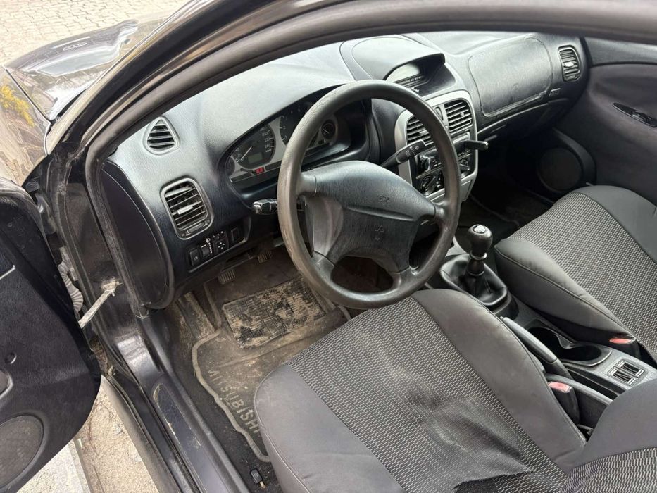 Mitsubishi carisma