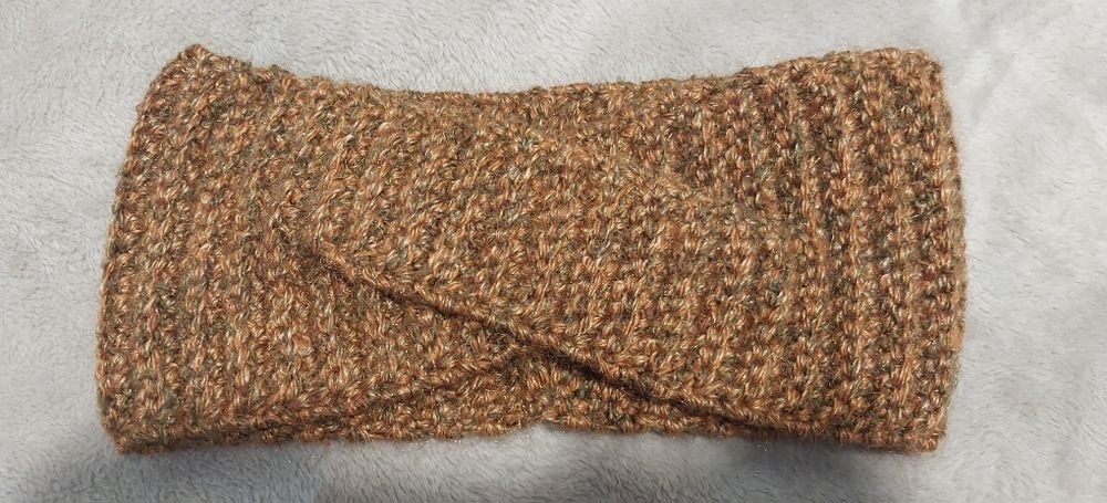 Opaska na głowę zrobiona własnoręcznie