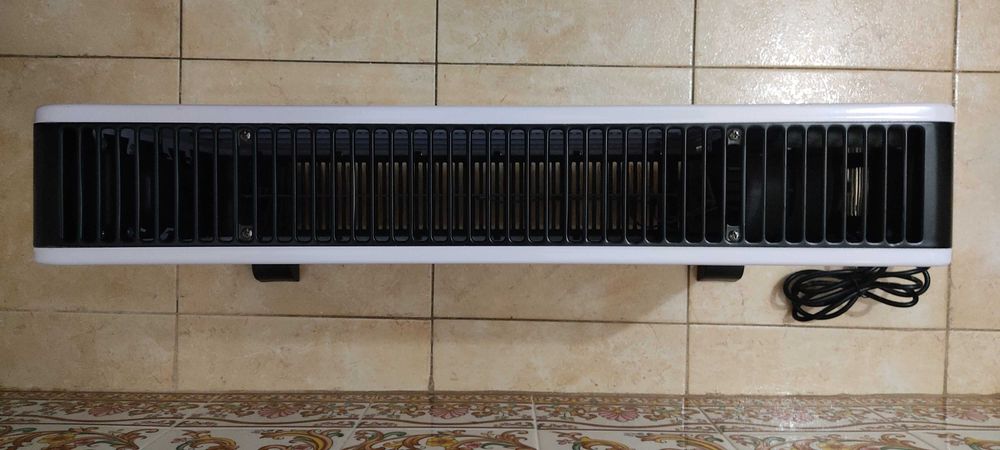 Heater with remote control, like new.64584882553089122