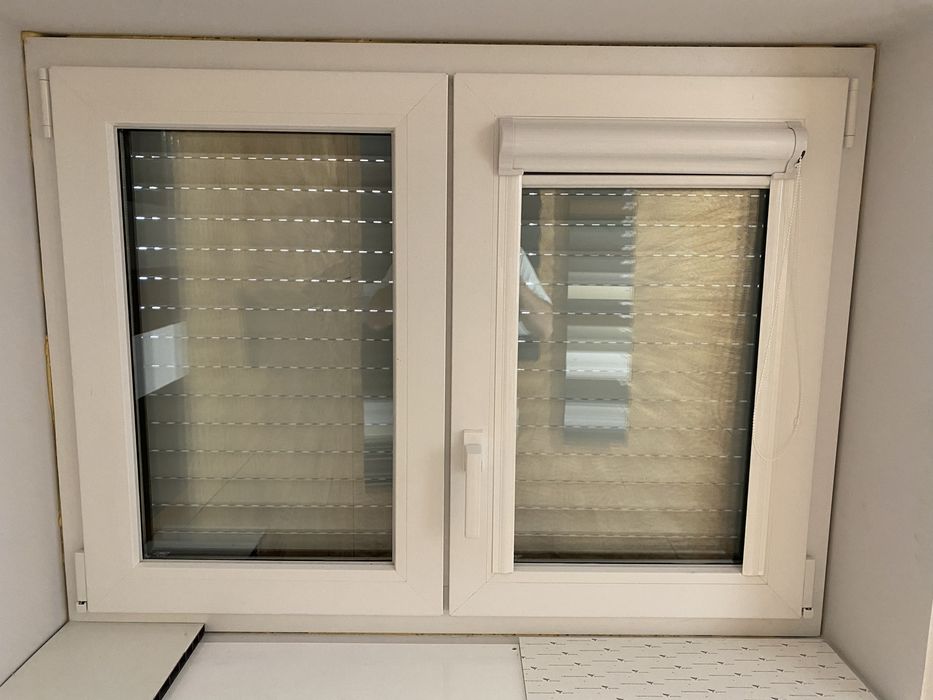 Janela de PVC 84mm CORTIZO c/estore e rede mosquiteira