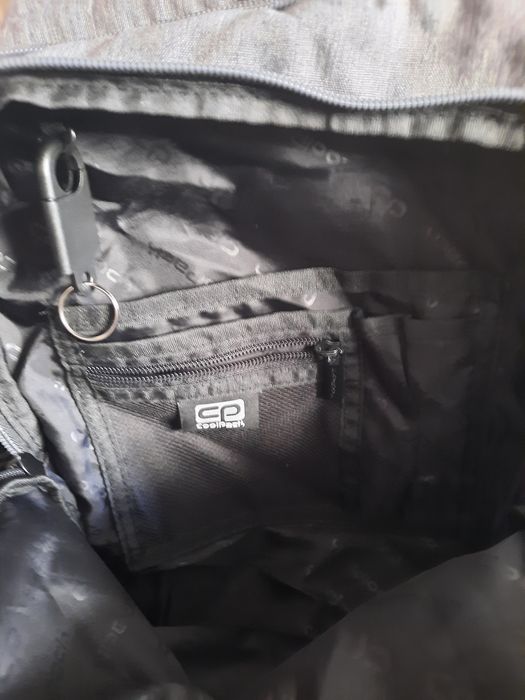 Plecak Coolpack z naszywkami 4przegrody