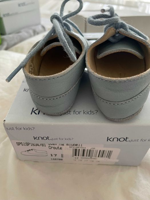 Sapatos recém nascido pele