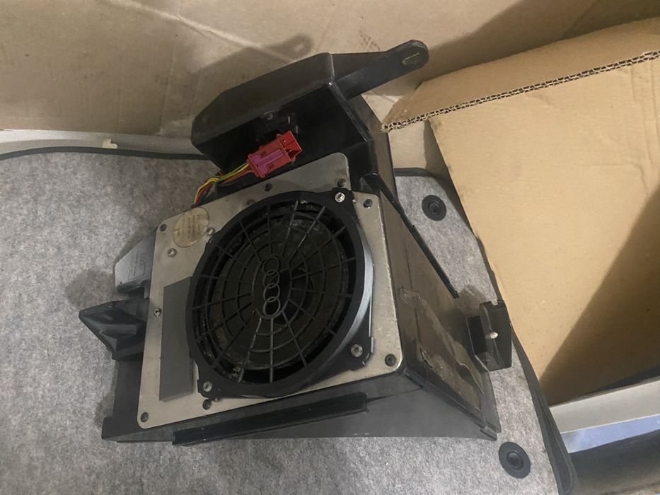 Audi a3 8l caixa subwoofer da mala