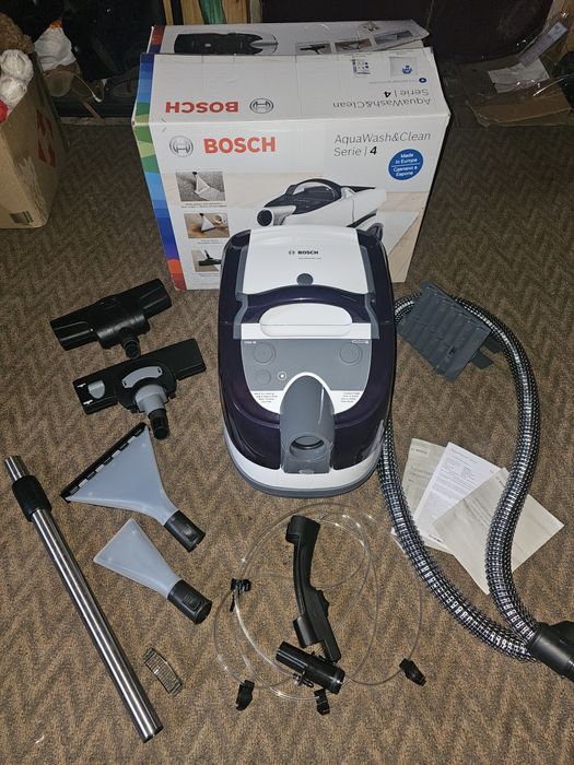 Пилосос миючий з аквафільтром Bosch BWD41740