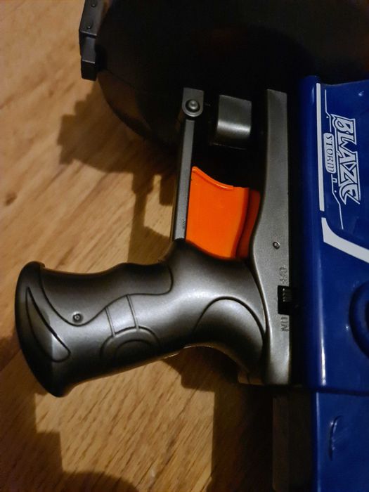 Pistolet na strzałki na baterie