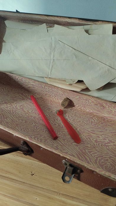 Antiga mala de costura Oliva