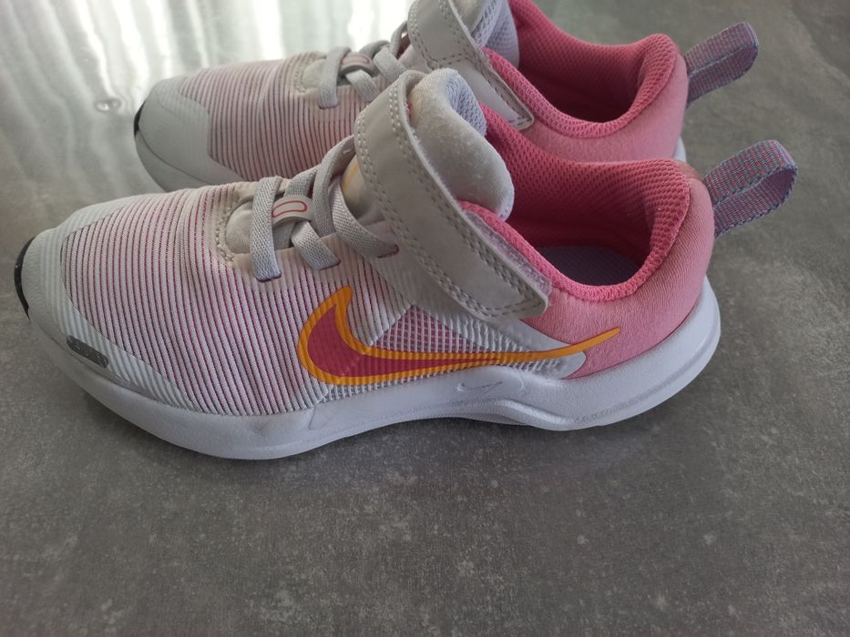 Кросівки для дівчинки Nike 27р