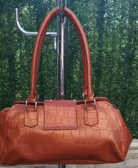 Mala elegante e feminina (como nova)