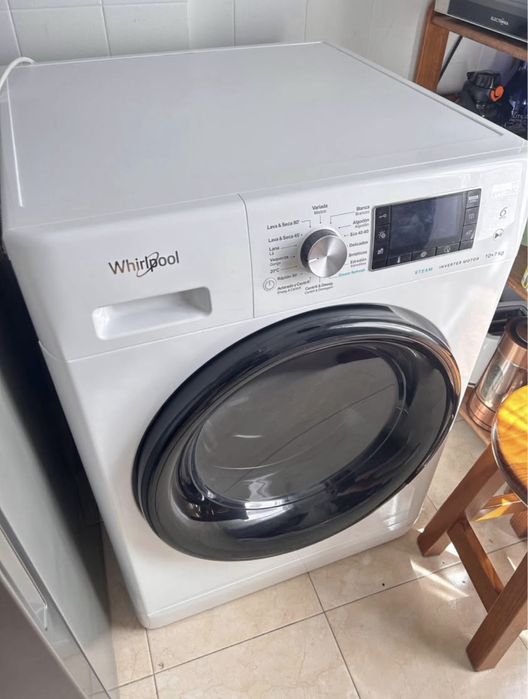 Máquina de lavar e secar Wirlpool