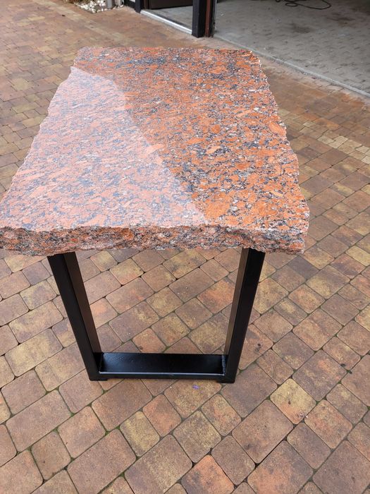 Stół Granitowy Czerwony Płomieniowany
