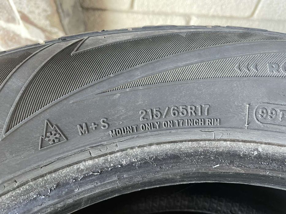 Резина R17 215/65 зима.