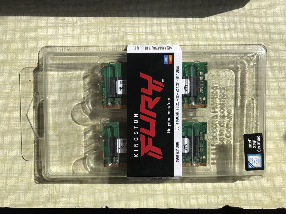 16GB Оперативна пам'ять для ноутбуків Micron MTA4ATF1G64HZ-3G2