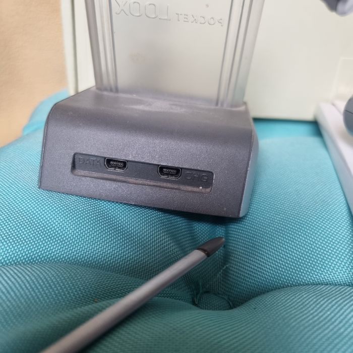 Fujitsu Siemens Pocket LOOX –  Zestaw BOX z Dokiem (Retro PDA)