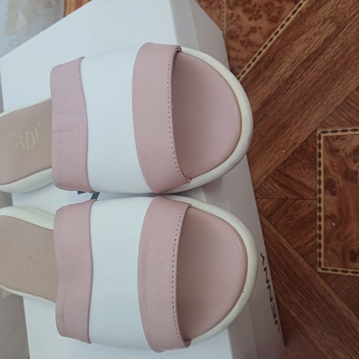 Продам  жіночі шльопанці VLADI