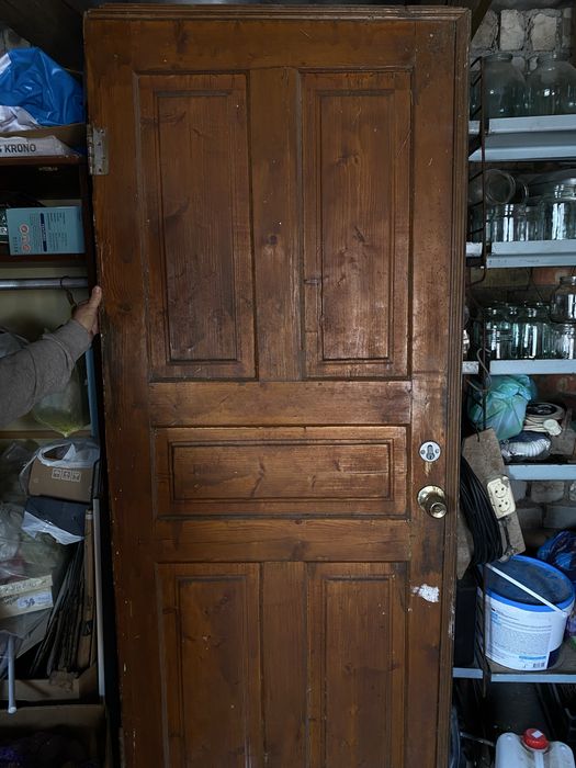 Двери б/у для хоз потребностей